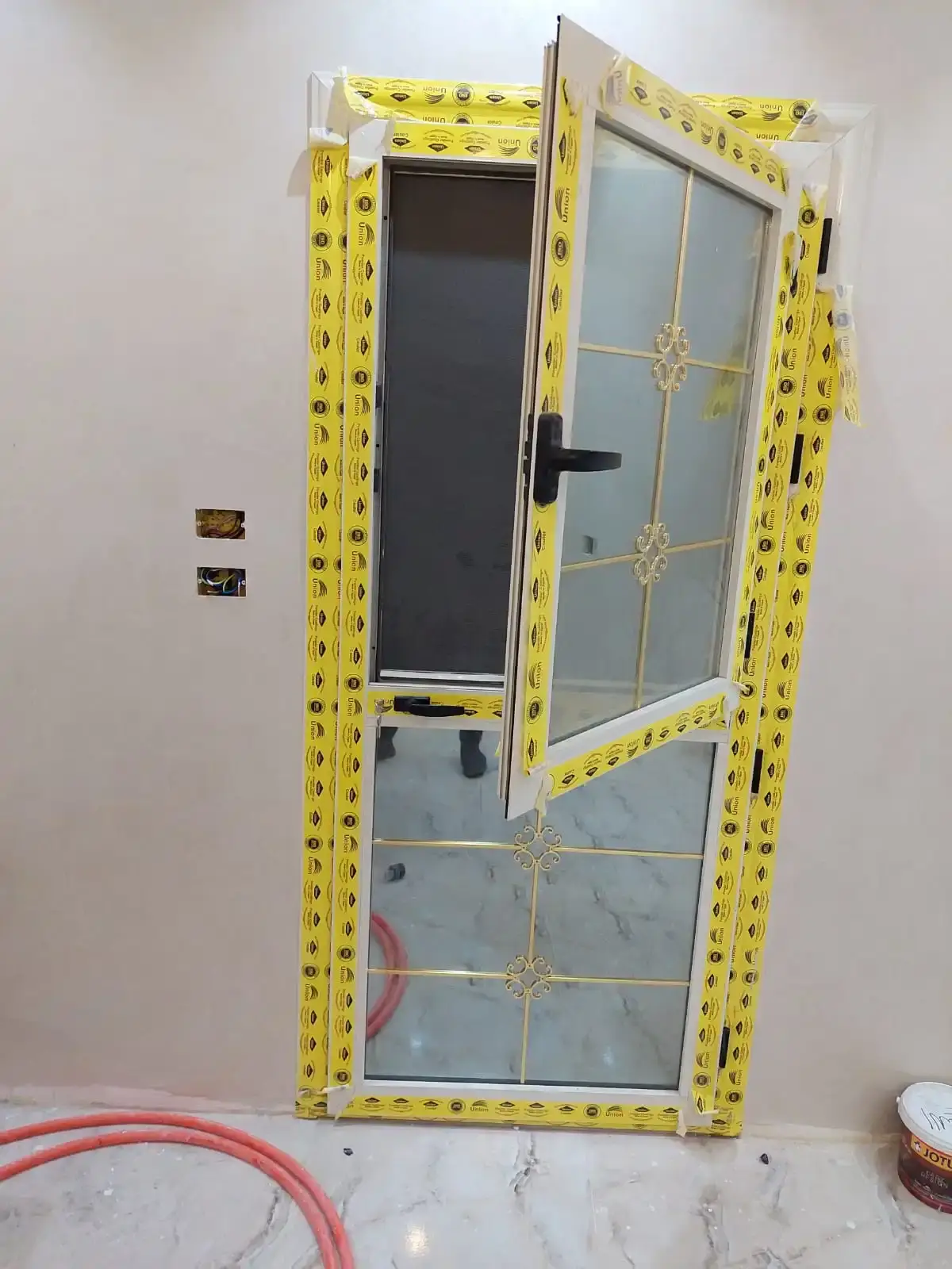 تصميم أبواب ألوميتال مفصلي  
